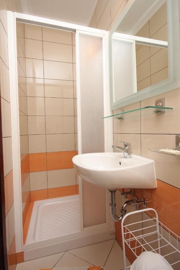 Apartment Mali Losinj 7879b Bagian luar foto